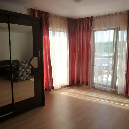Golden Dunes Апартаменти *