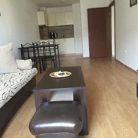 Апартамент голдън дюнс