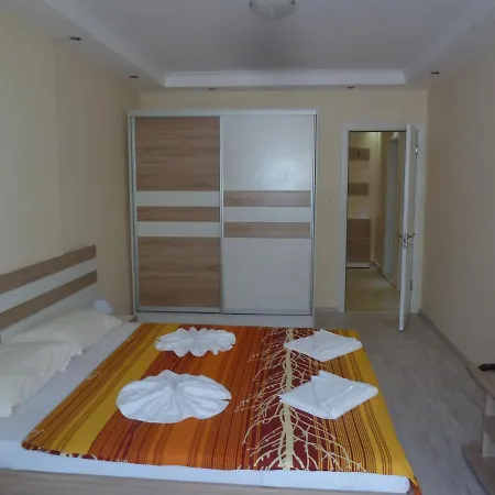 Апартамент голдън дюнс