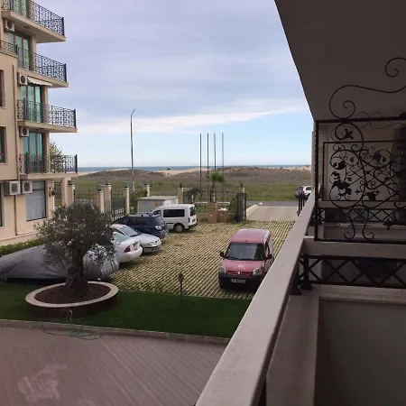 Golden Dunes Daire