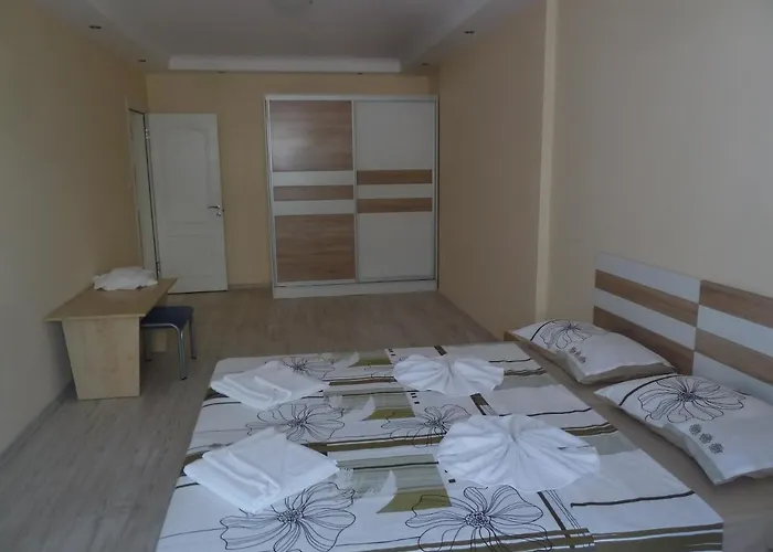 Golden Dunes Apartment *