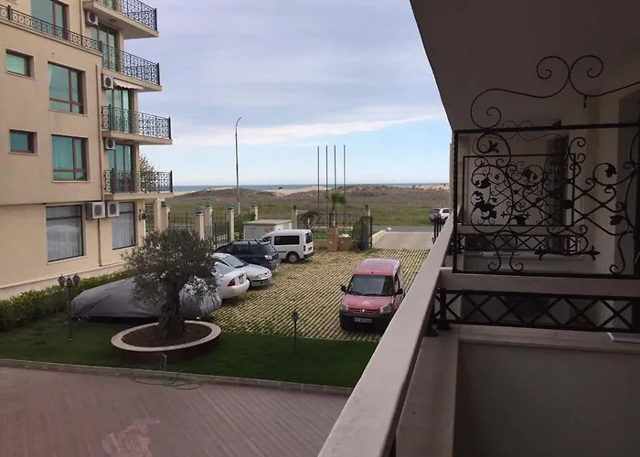 Golden Dunes Apartment