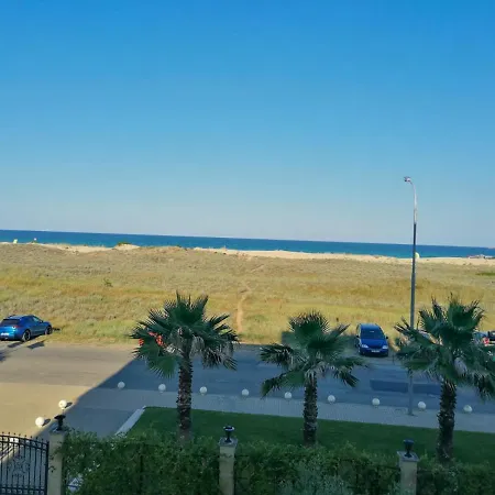 Golden Dunes Apartment