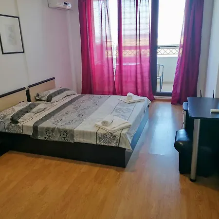 Golden Dunes Apartman *